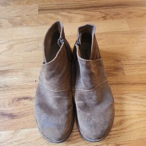 Born Tora boot size 39.5 brown distressed leather